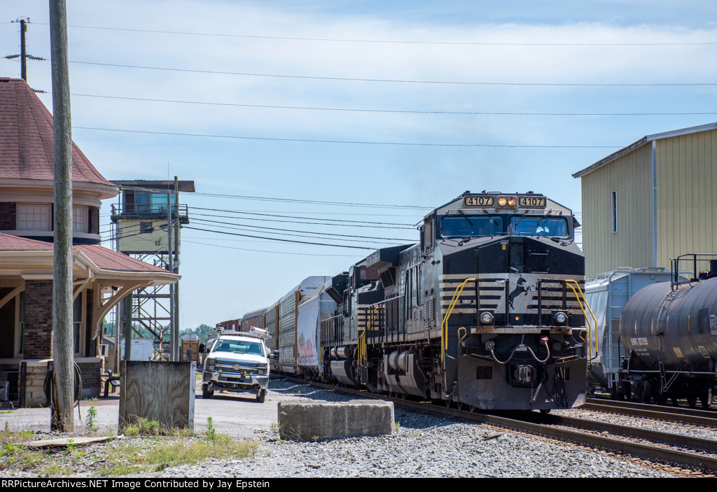 172 passes the Yard Tower as it leaves town